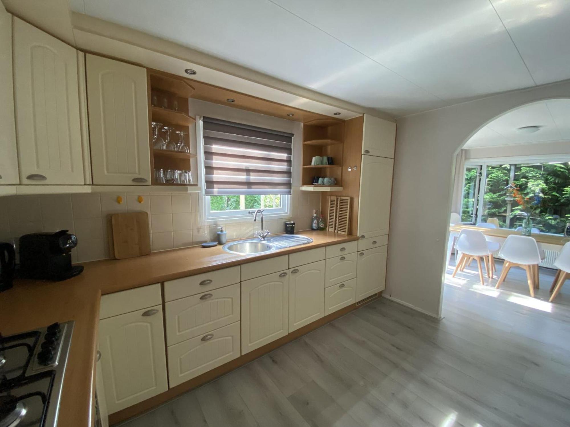Veluwe Vakanties Chalets With Private Barrel Sauna - With Pool Bar And Restaurant Facilities In The Veluwe National Park Putten Bagian luar foto