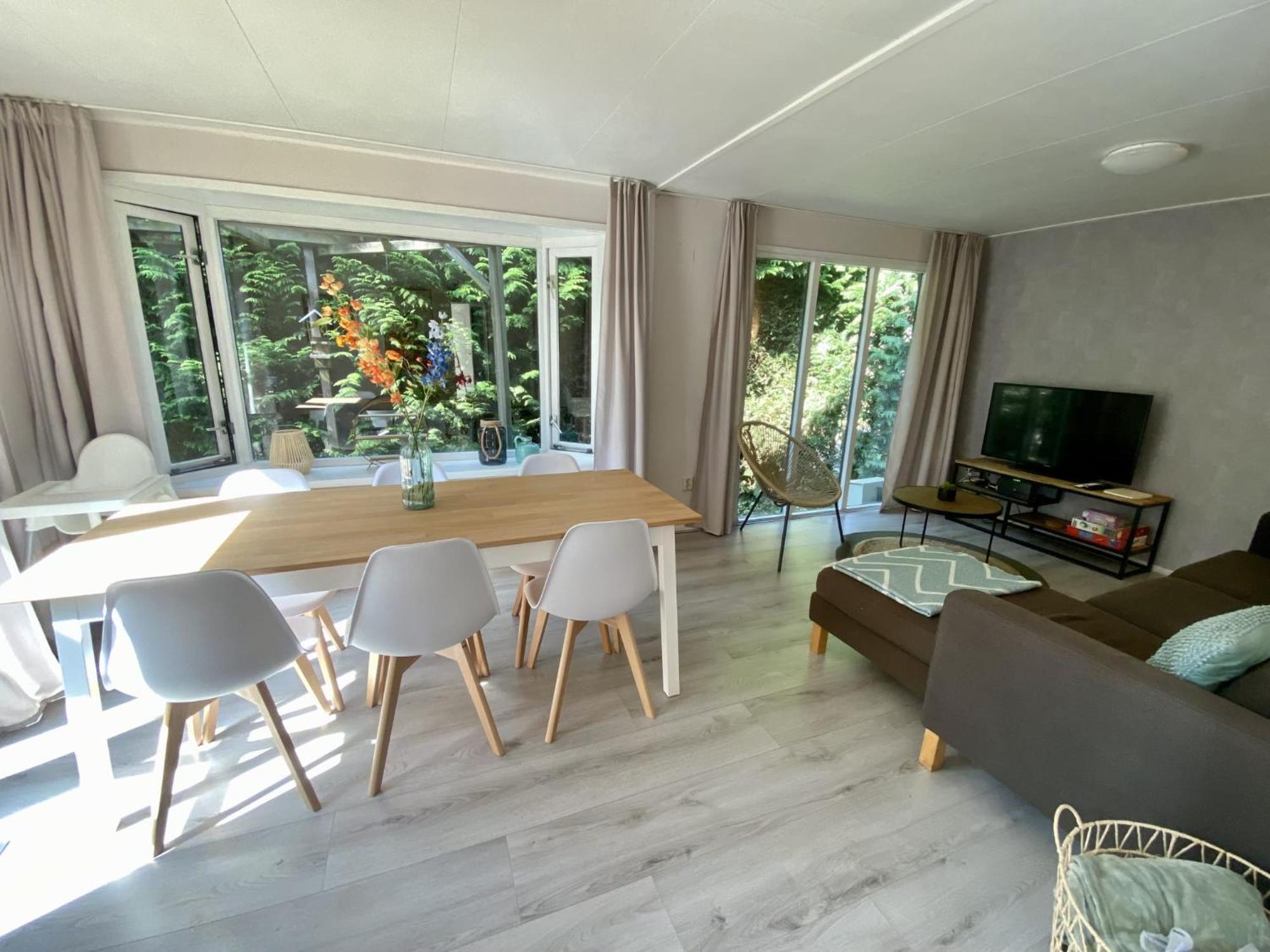 Veluwe Vakanties Chalets With Private Barrel Sauna - With Pool Bar And Restaurant Facilities In The Veluwe National Park Putten Bagian luar foto