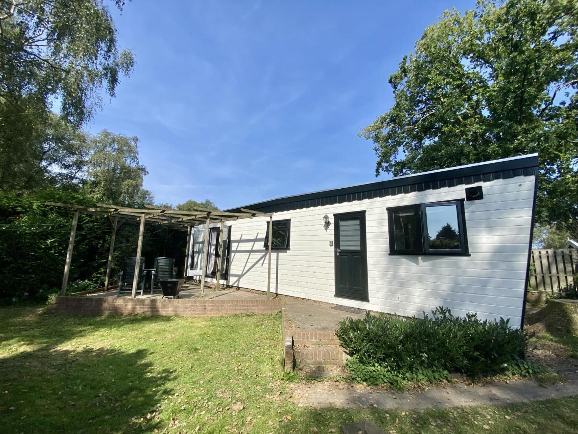 Veluwe Vakanties Chalets With Private Barrel Sauna - With Pool Bar And Restaurant Facilities In The Veluwe National Park Putten Bagian luar foto