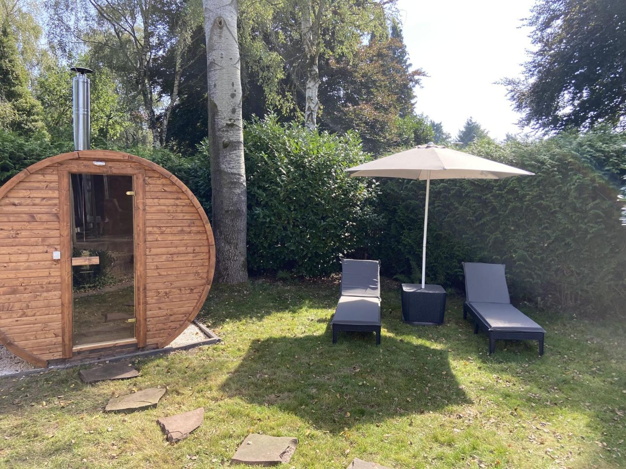 Veluwe Vakanties Chalets With Private Barrel Sauna - With Pool Bar And Restaurant Facilities In The Veluwe National Park Putten Bagian luar foto