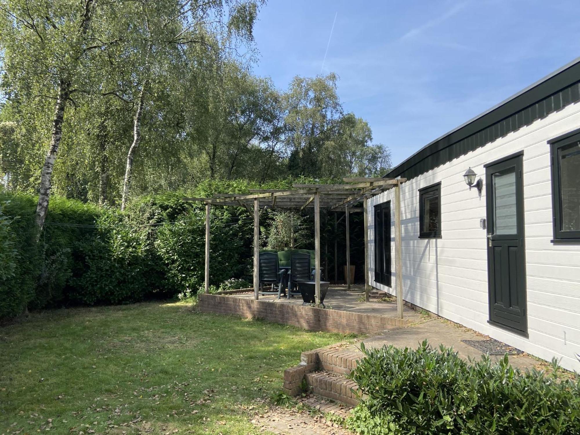 Veluwe Vakanties Chalets With Private Barrel Sauna - With Pool Bar And Restaurant Facilities In The Veluwe National Park Putten Bagian luar foto