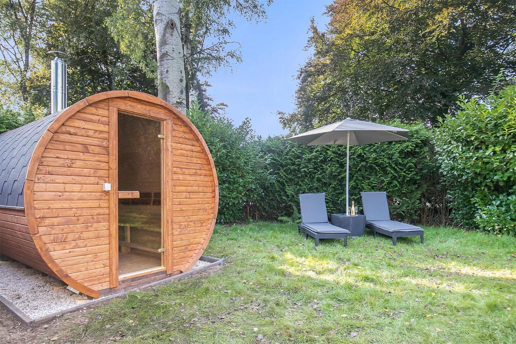 Veluwe Vakanties Chalets With Private Barrel Sauna - With Pool Bar And Restaurant Facilities In The Veluwe National Park Putten Bagian luar foto