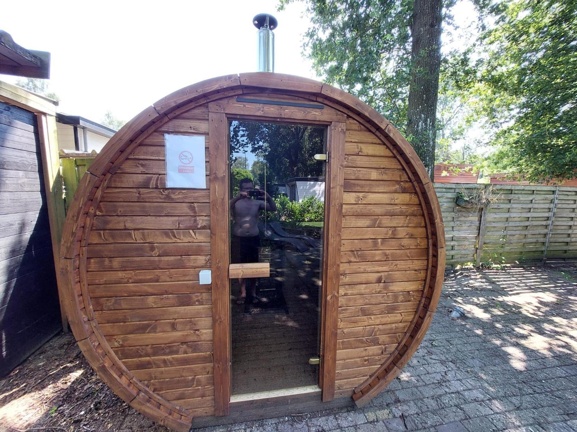 Veluwe Vakanties Chalets With Private Barrel Sauna - With Pool Bar And Restaurant Facilities In The Veluwe National Park Putten Bagian luar foto