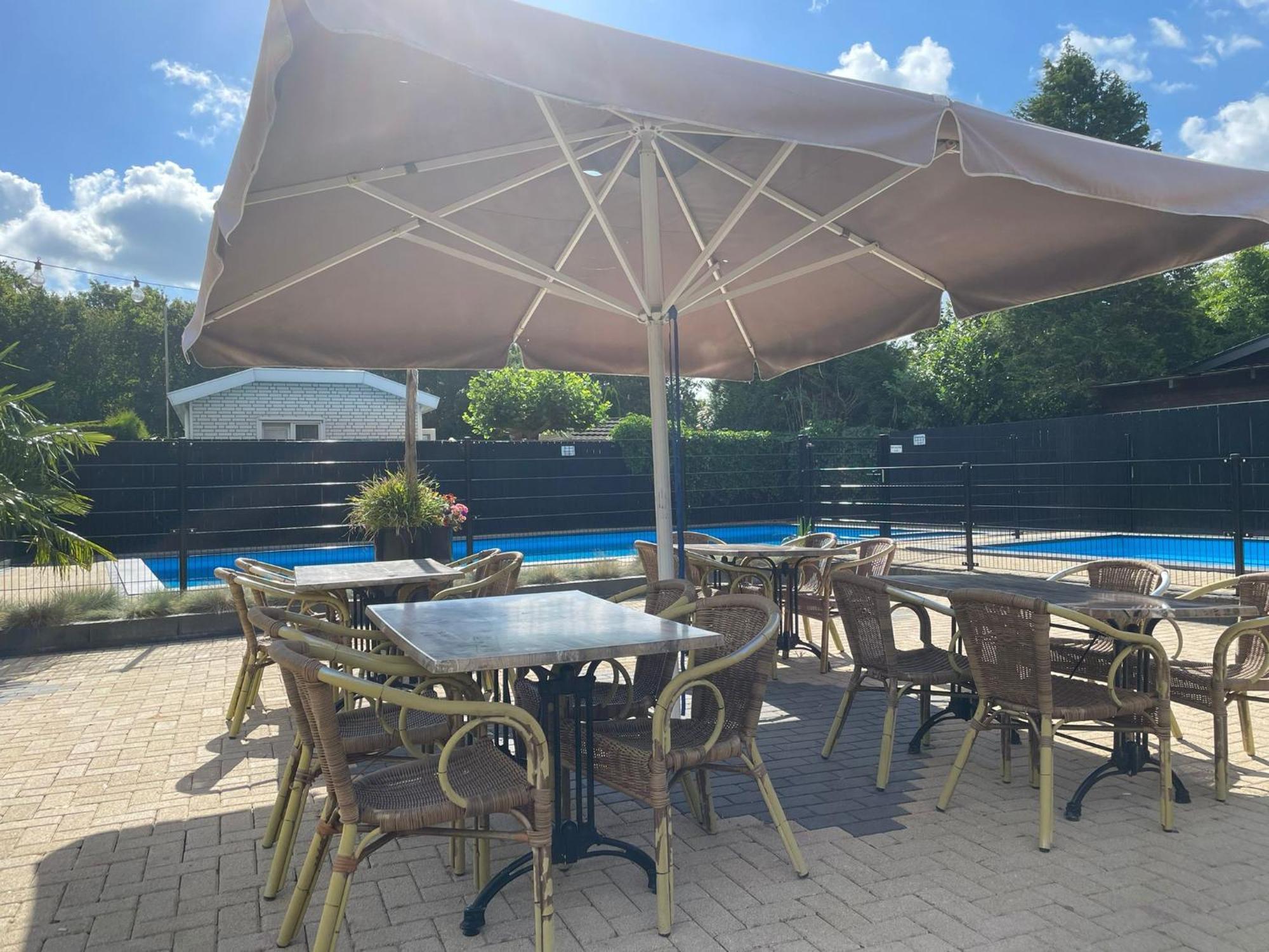 Veluwe Vakanties Chalets With Private Barrel Sauna - With Pool Bar And Restaurant Facilities In The Veluwe National Park Putten Bagian luar foto